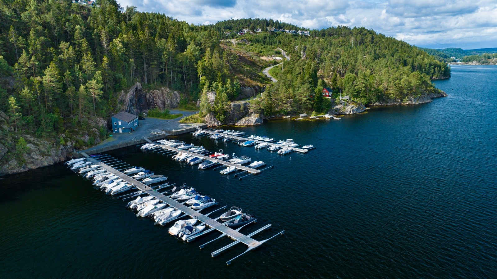Det er mulighet for kjøp av båtplass som ligger like i nærheten av fritidsboligene. Galleribilde