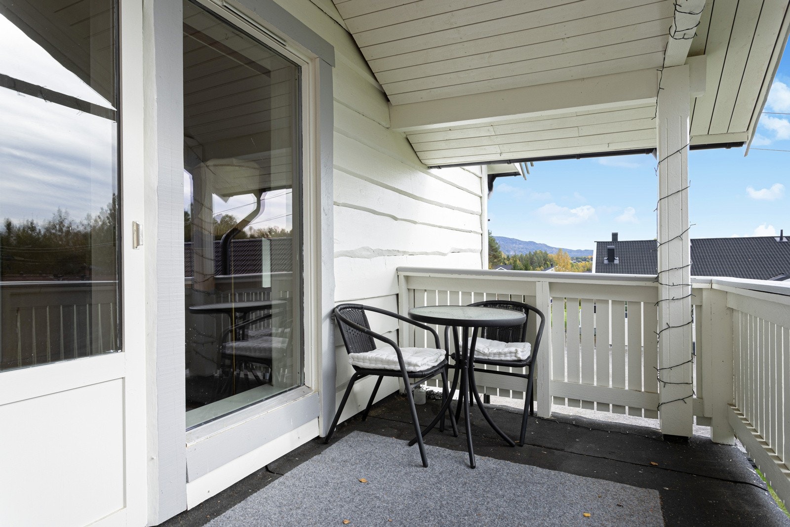 Overbygget balkong med adkomst fra stue. Galleribilde