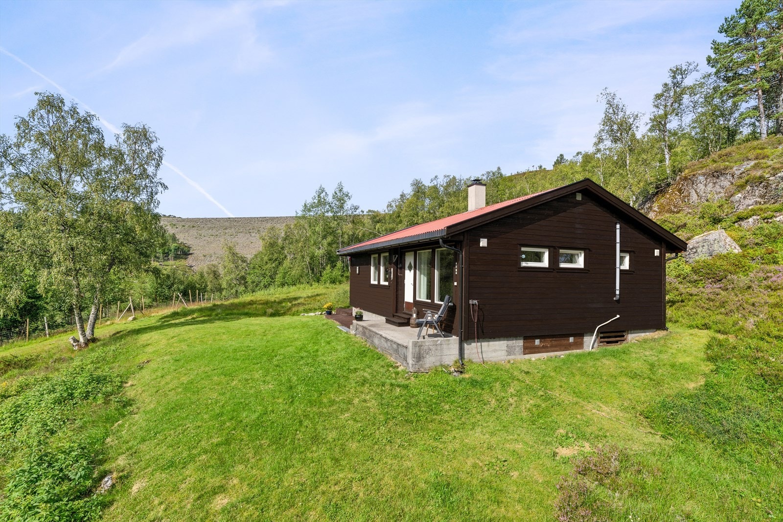 Degveien på Fidjeland er et lite hyttefelt i enden av Degveien med adkomstvei like etter Kvæven. Galleribilde