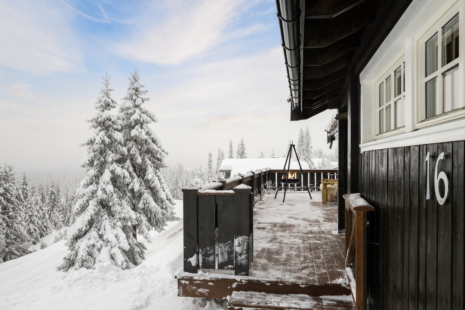 Terrasse og inngangsparti. Galleribilde