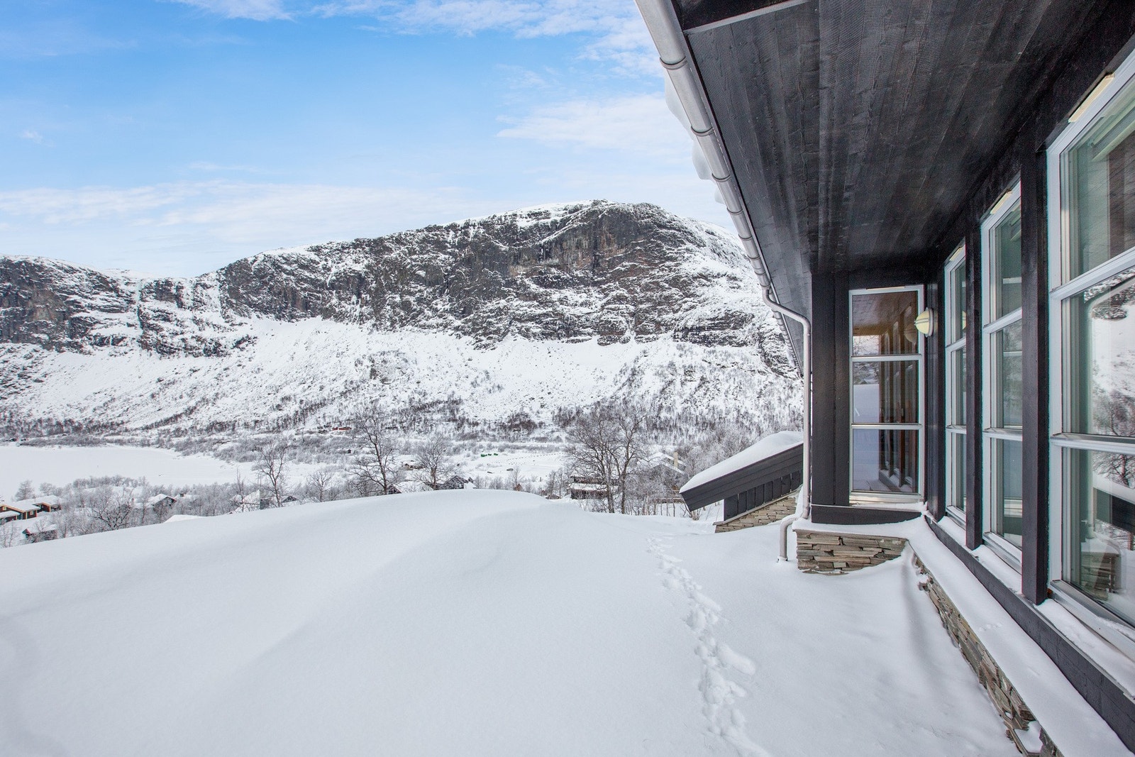 Område byr på mange muligheter for aktiviteter sommer som vinter. Galleribilde