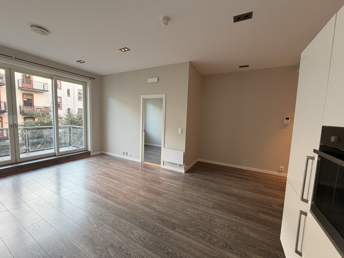 Åpen og romslig stue Galleribilde