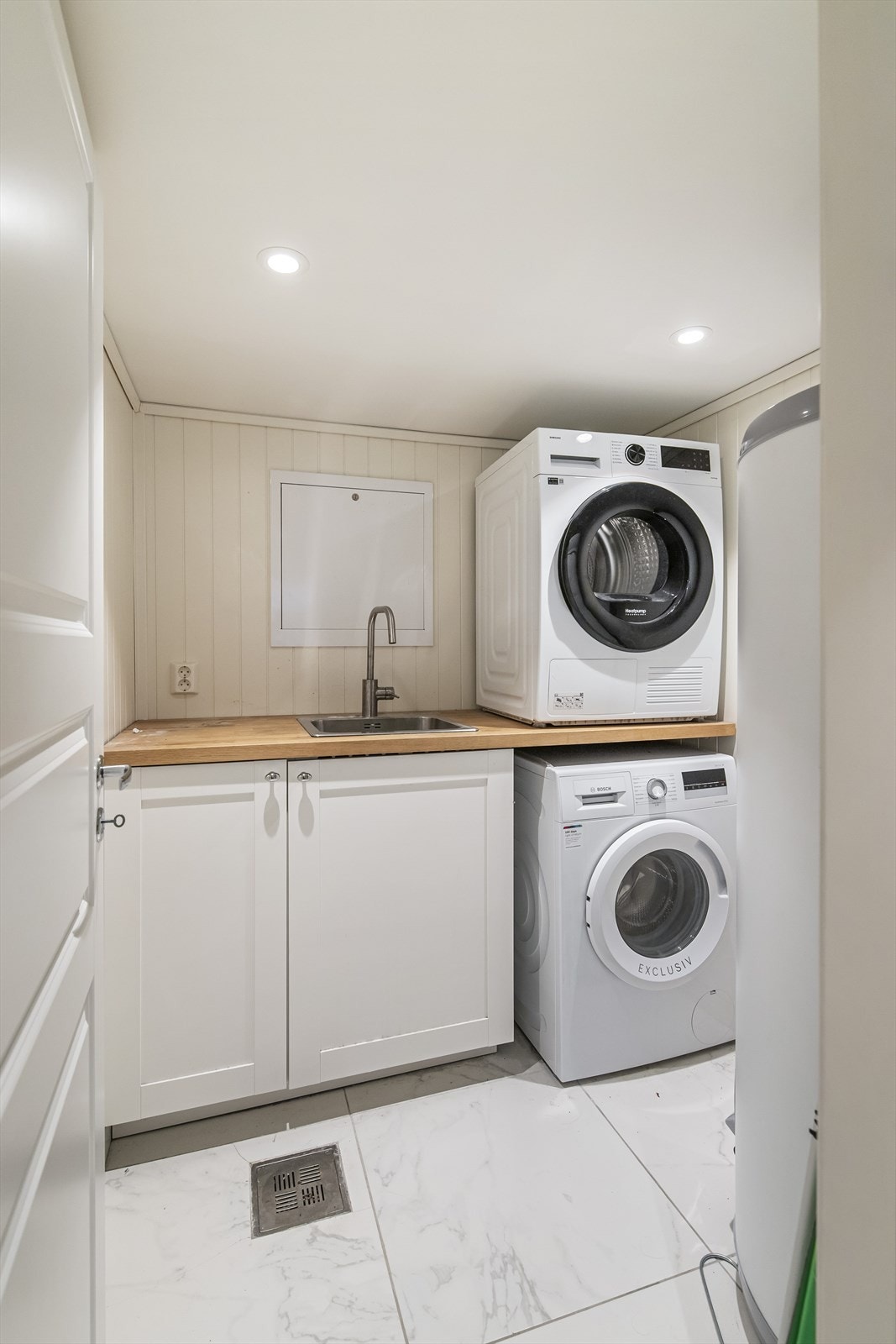 Vaskerom Galleribilde