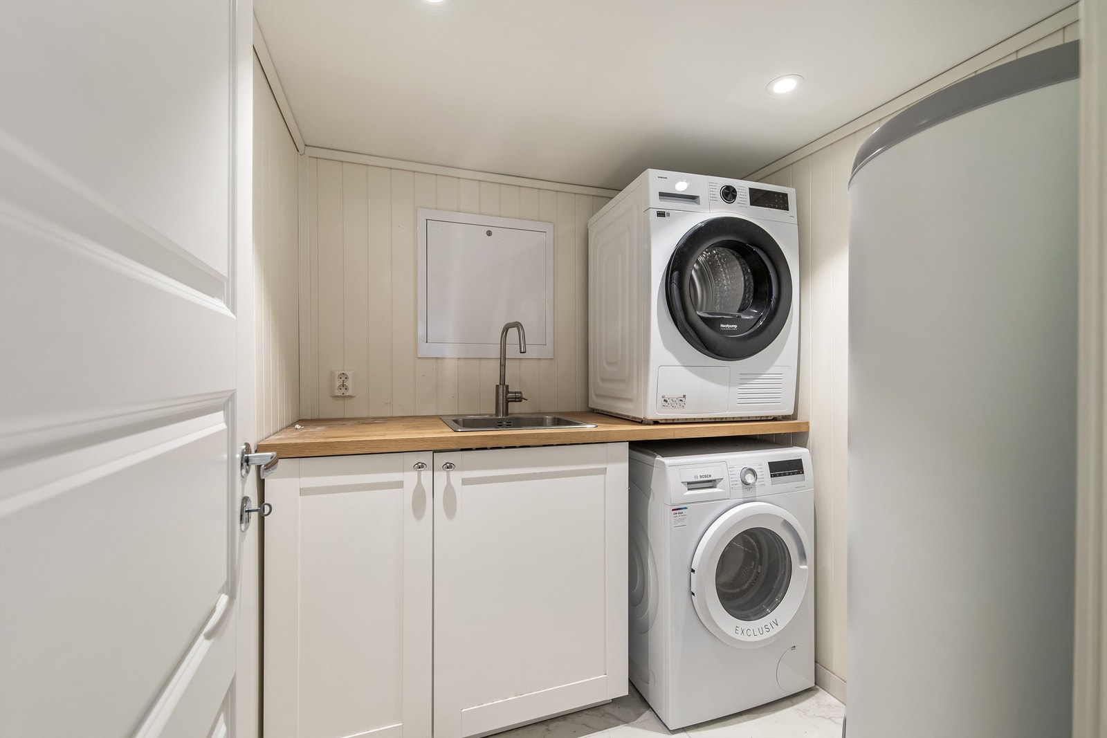 Vaskerom Galleribilde