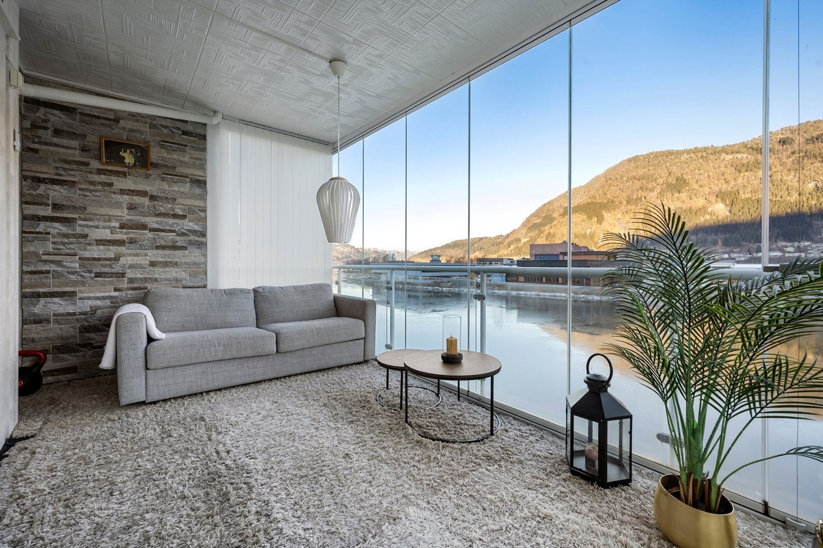 Fantastisk utsikt via foldevindauger Galleribilde