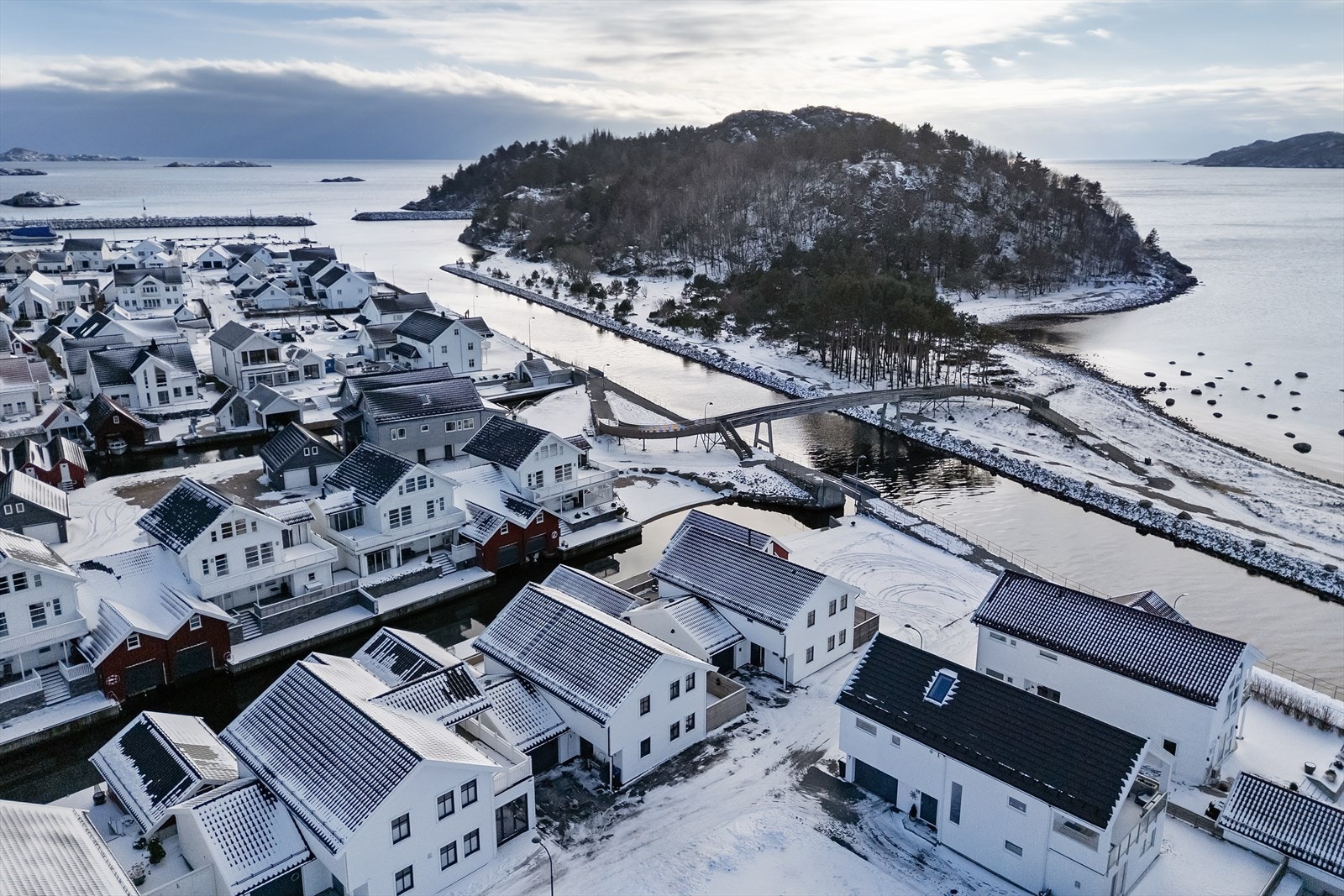 Dronefoto - Oversiktsbilde Galleribilde