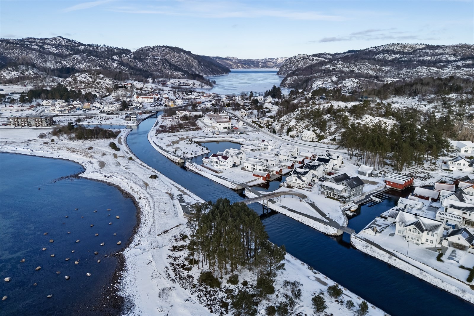 Dronefoto - Oversiktsbilde Galleribilde
