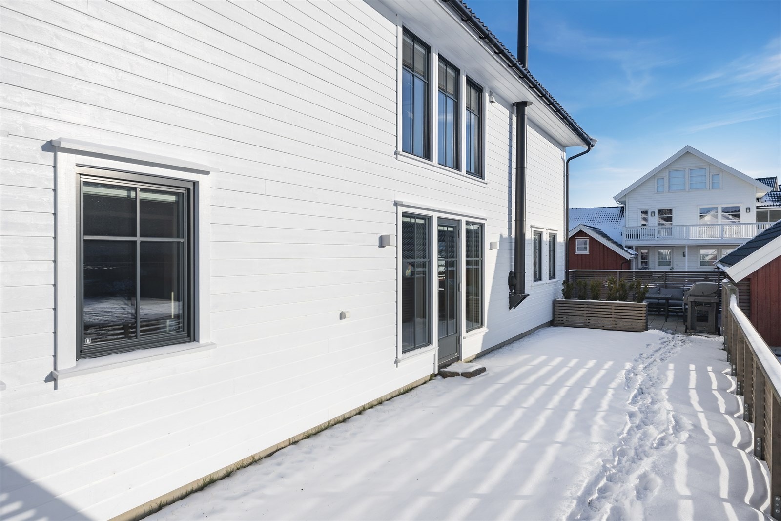 Uteområdet med direkte adkomst fra stue Galleribilde