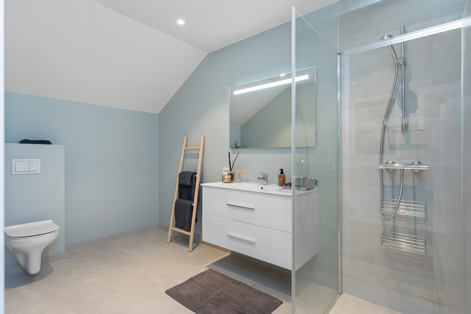 Pent og tidløst bad i 2.etasje Galleribilde