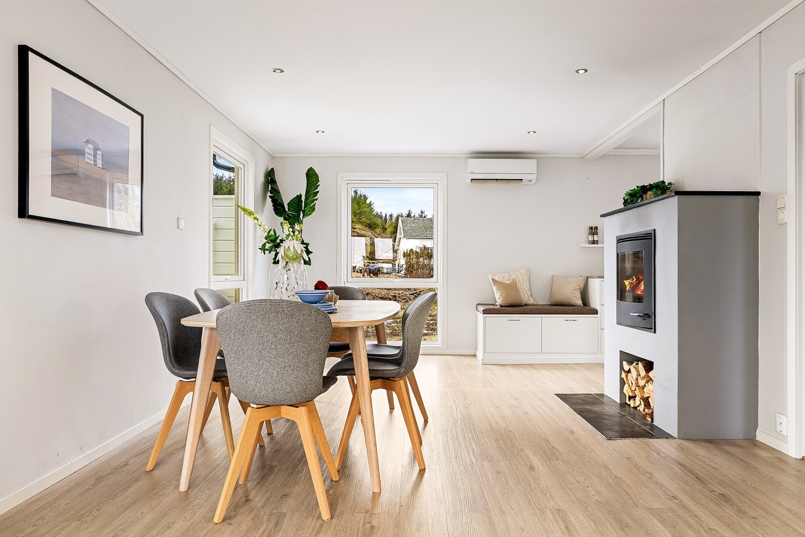 Scan peisinnsats med glassfront i stue/kjøkken. Galleribilde