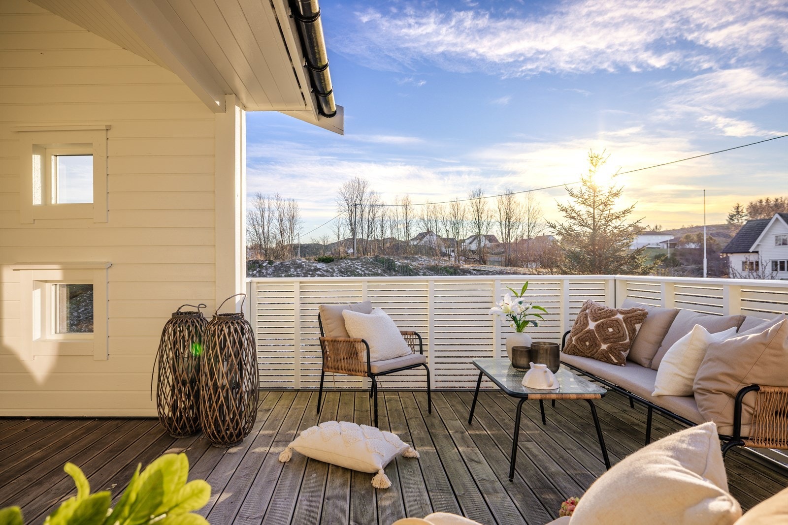 Solrik terrasse, perfekt for avslapning. Galleribilde