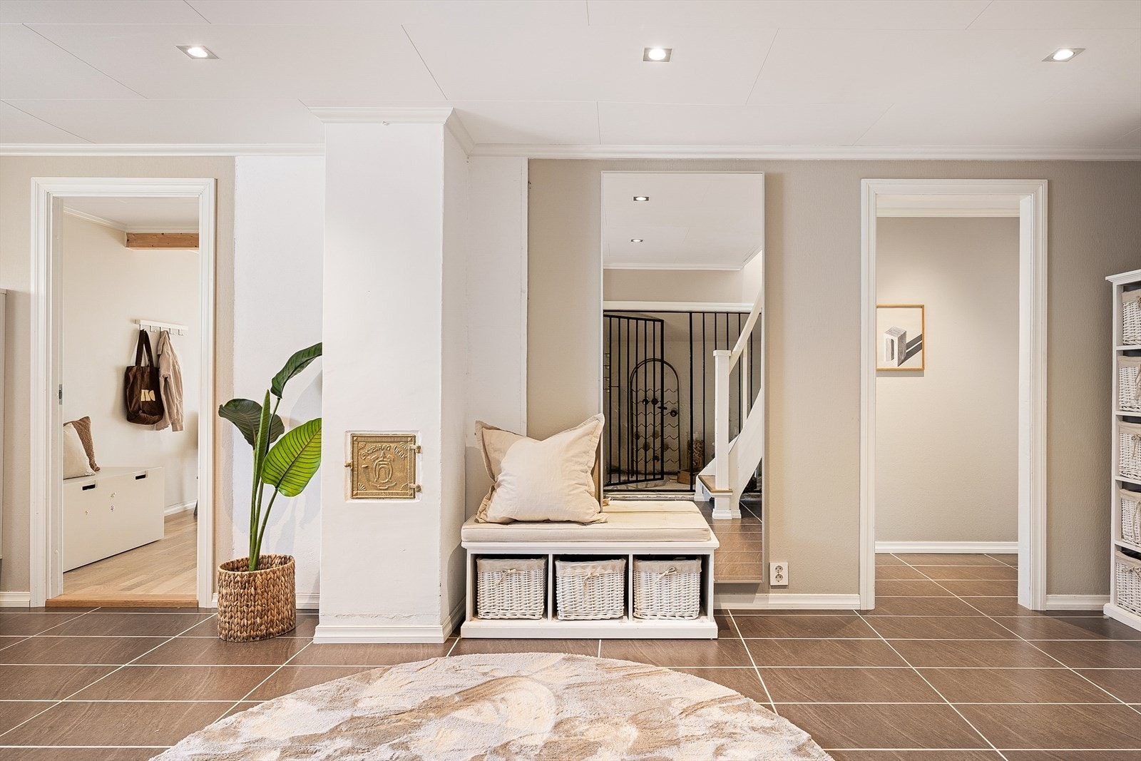 Malt strie og malt mur/betong på vegger. Galleribilde