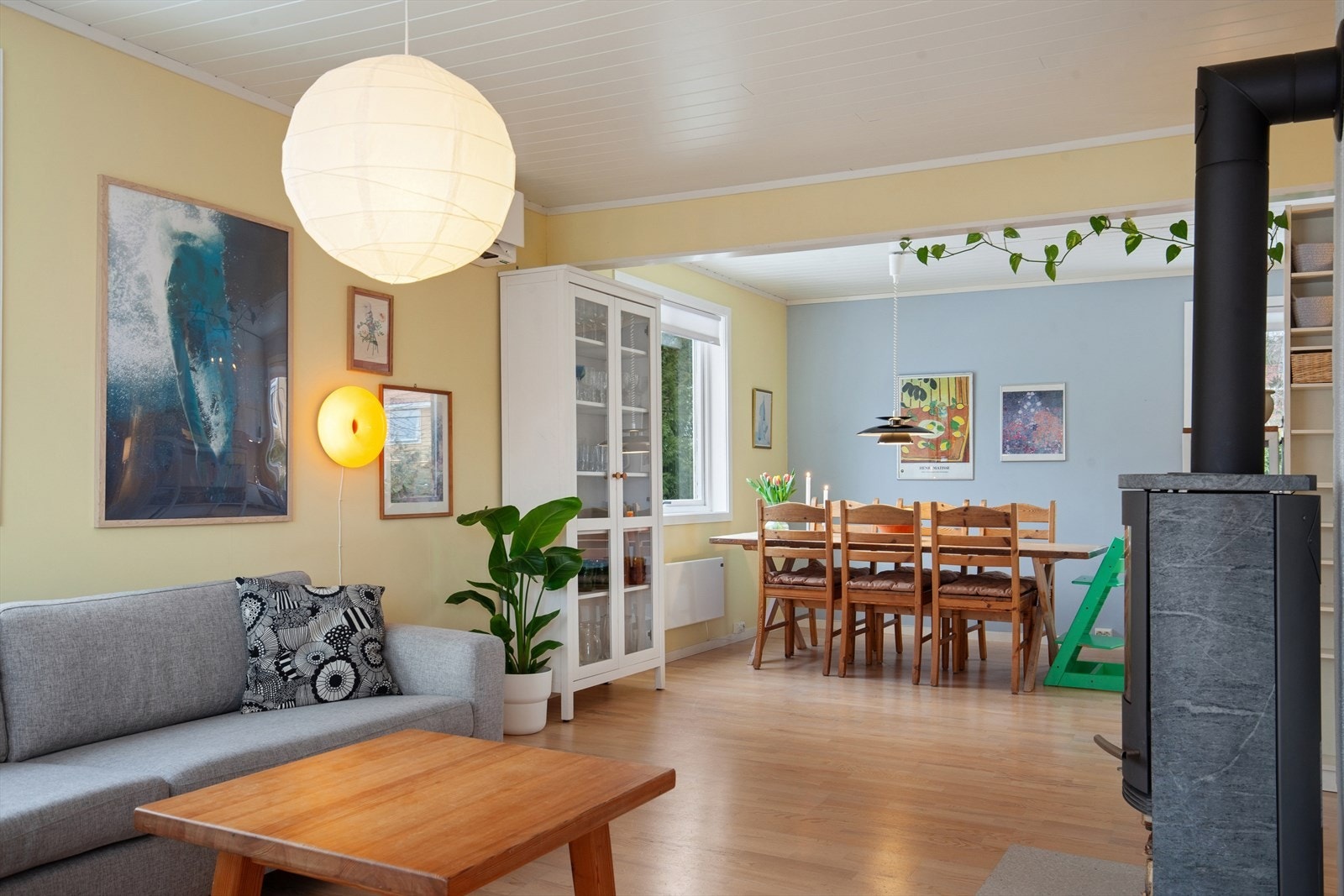 Åpen og sosial stue/spiseplass. Galleribilde