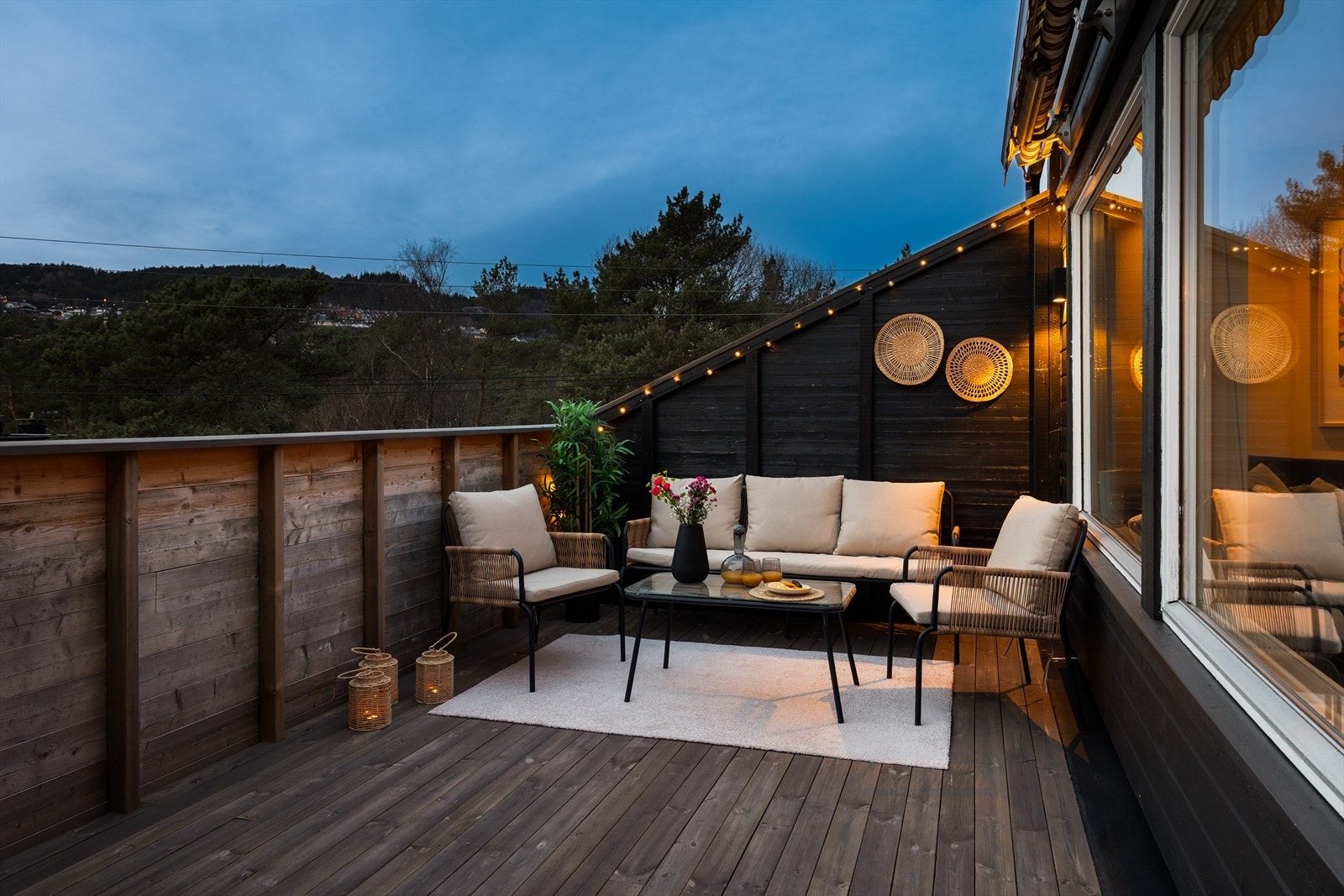 - I 2023 ble det lagt ny isolasjon og kledning ved balkong - Galleribilde