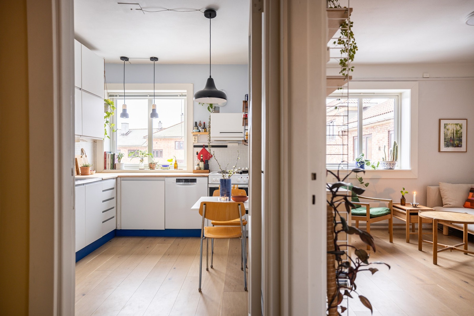 Flere tilsvarende leiligheter i aksjelaget har åpnet opp mellom stuen og kjøkkenet om det er en løsning som fungerer bedre for deg. Galleribilde