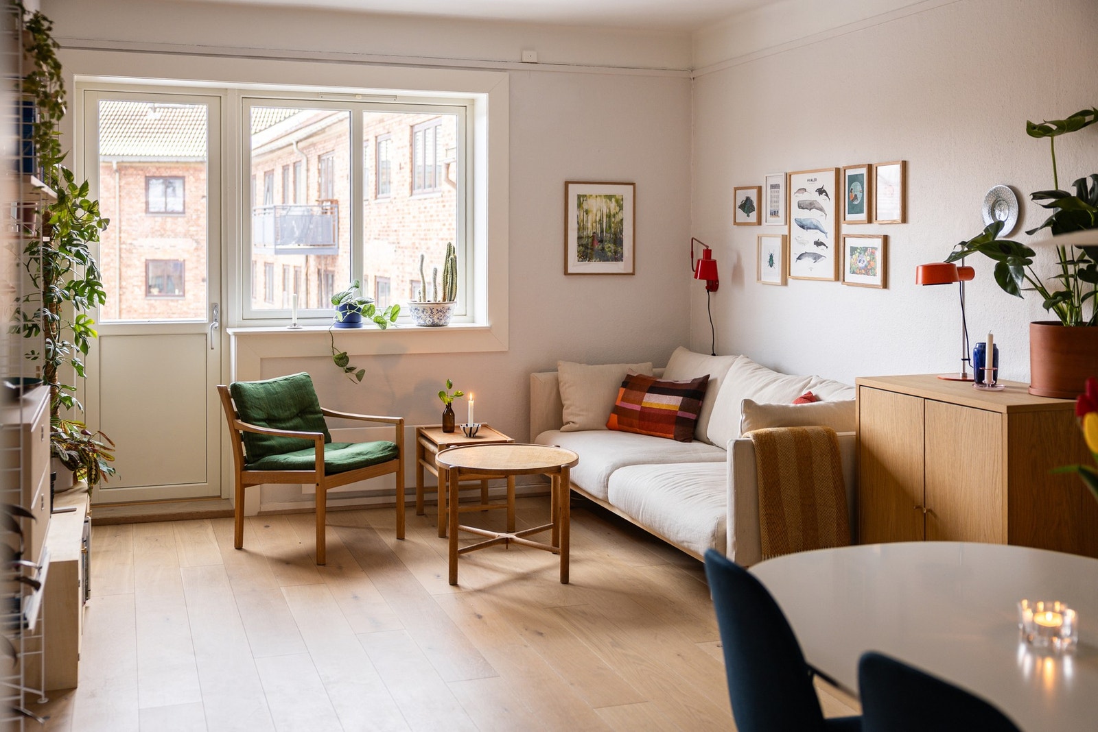 Vi har for salg en veldig hyggelig og tiltalende 2-roms toppleilighet på Kampen! Galleribilde