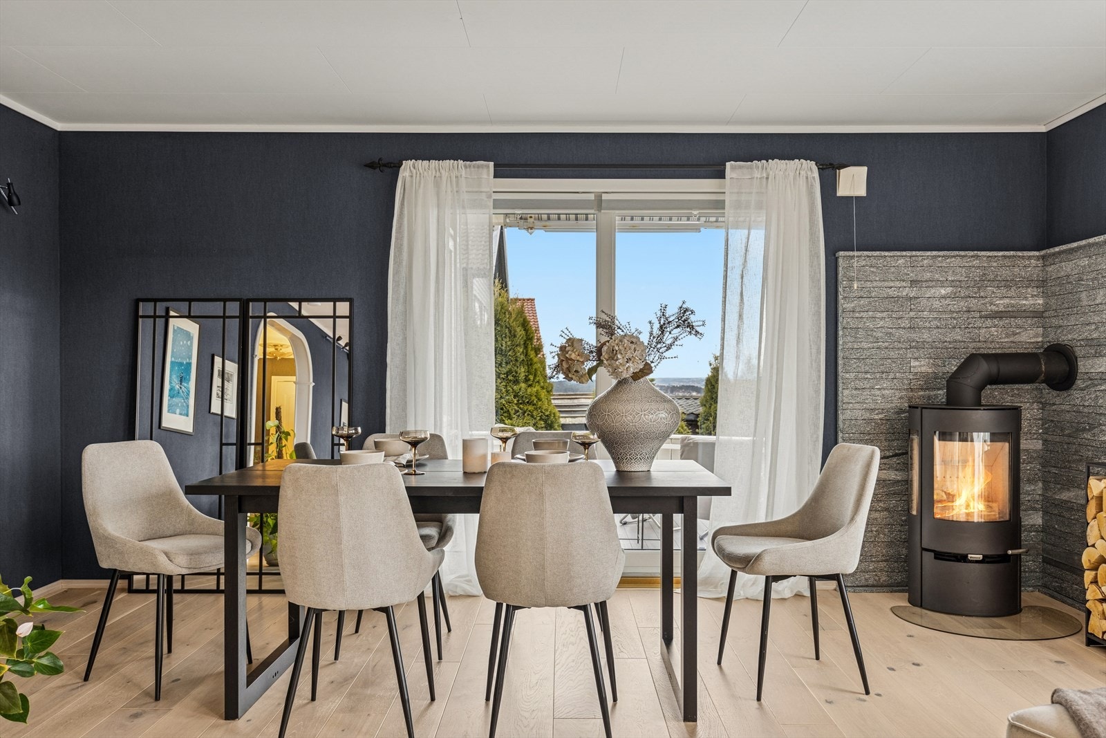 God plass til flere soner i stuen. Galleribilde