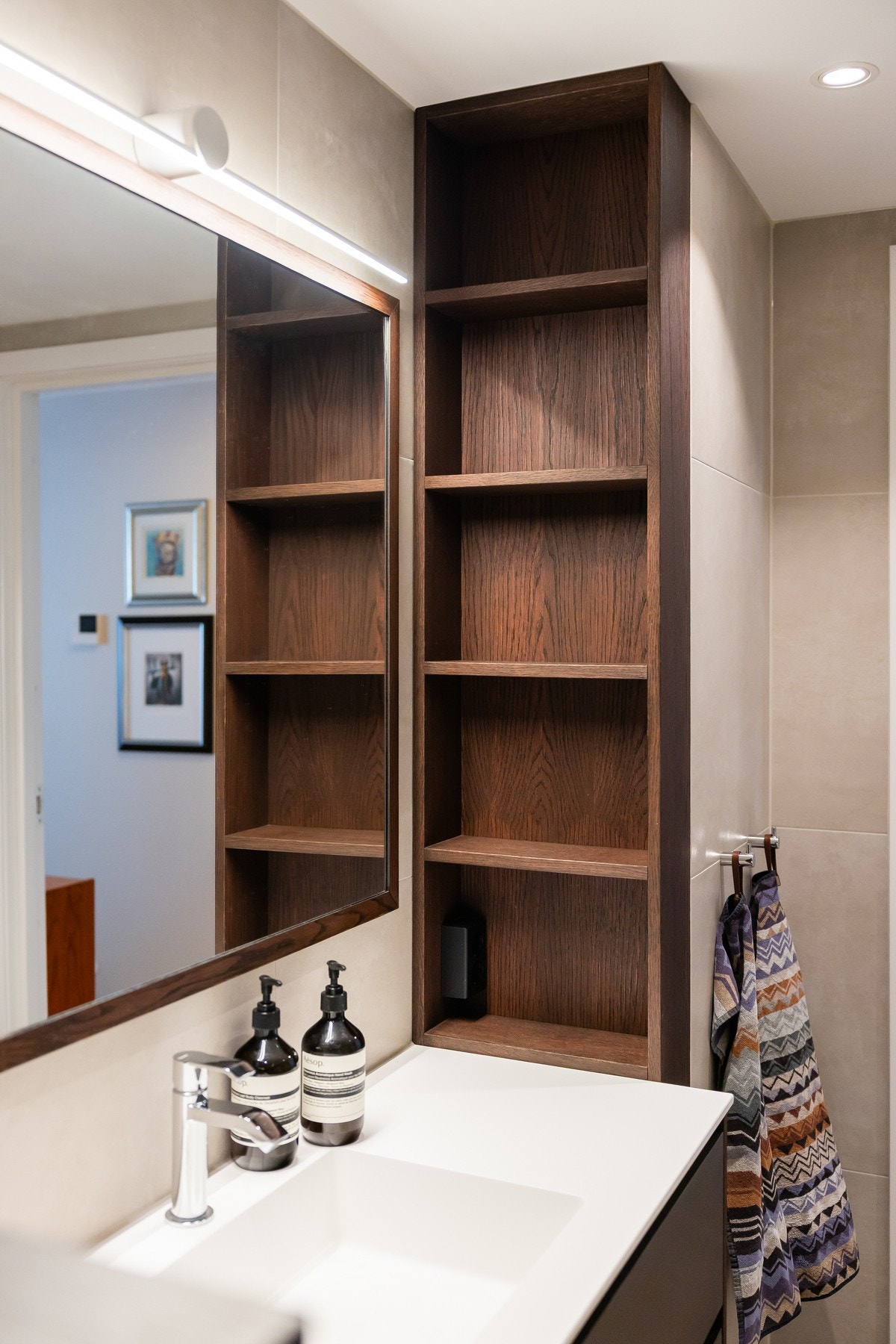 Her får du et stilrent uttrykk med fokus på håndverk og detaljrik utførelse. Galleribilde