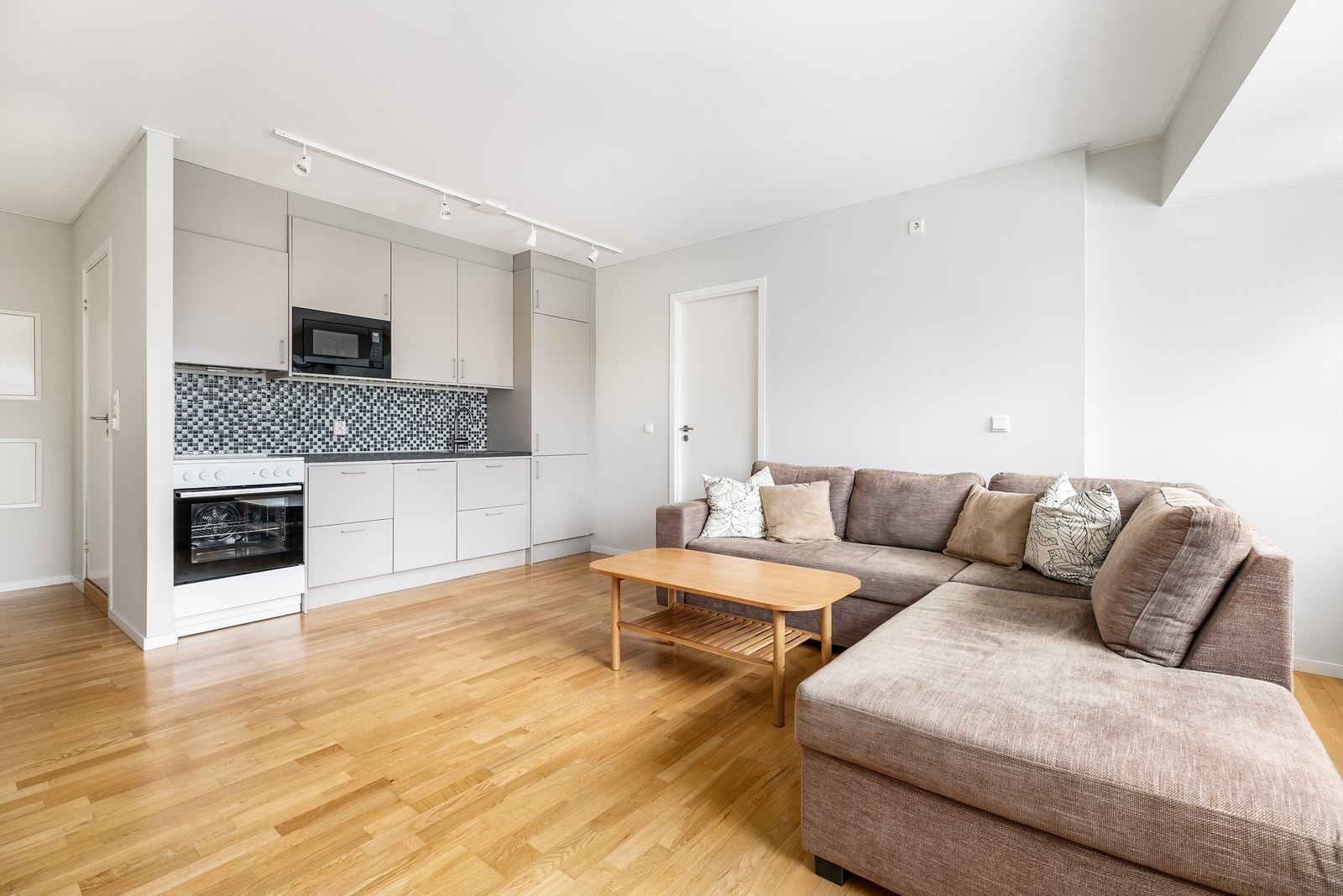 Velkommen til Helgerødgata 33 - presentert av Krogsveen.
Fotograf; Børge Oppegård. Galleribilde