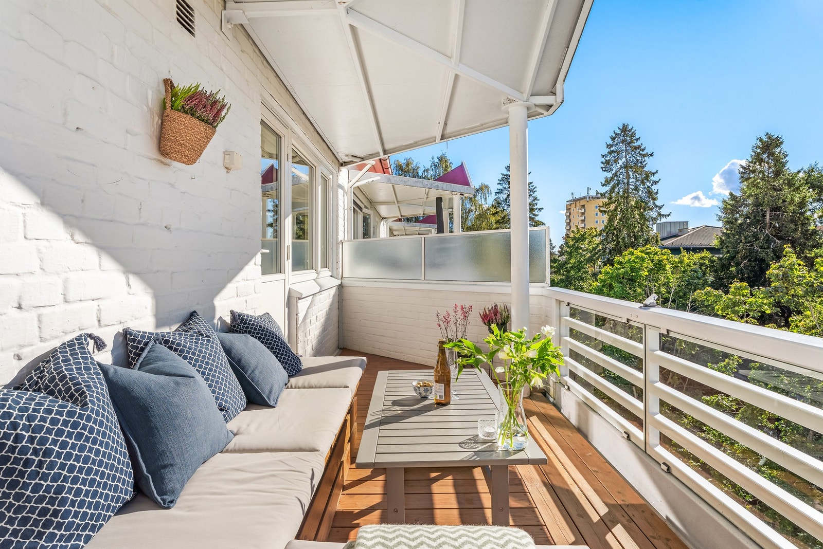 Det er tillatt å grille med elektrisk grill og gassgrill på balkongen. Galleribilde