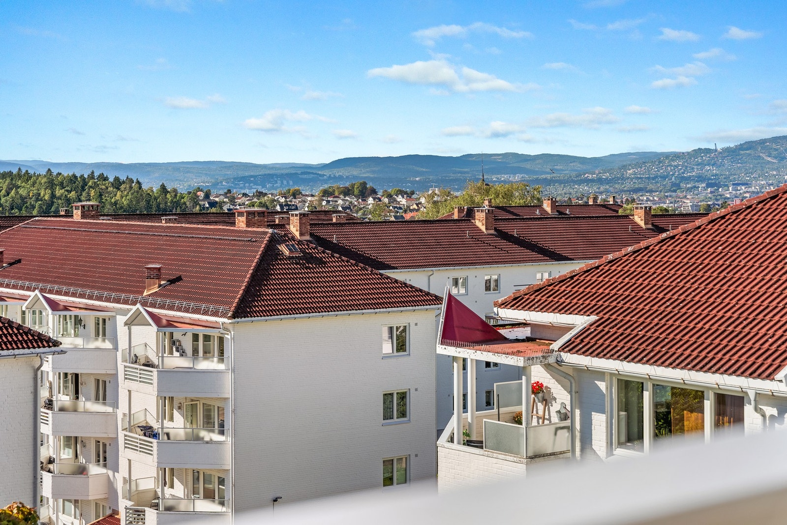 Flott vidstrakt utsikt fra balkongen Galleribilde