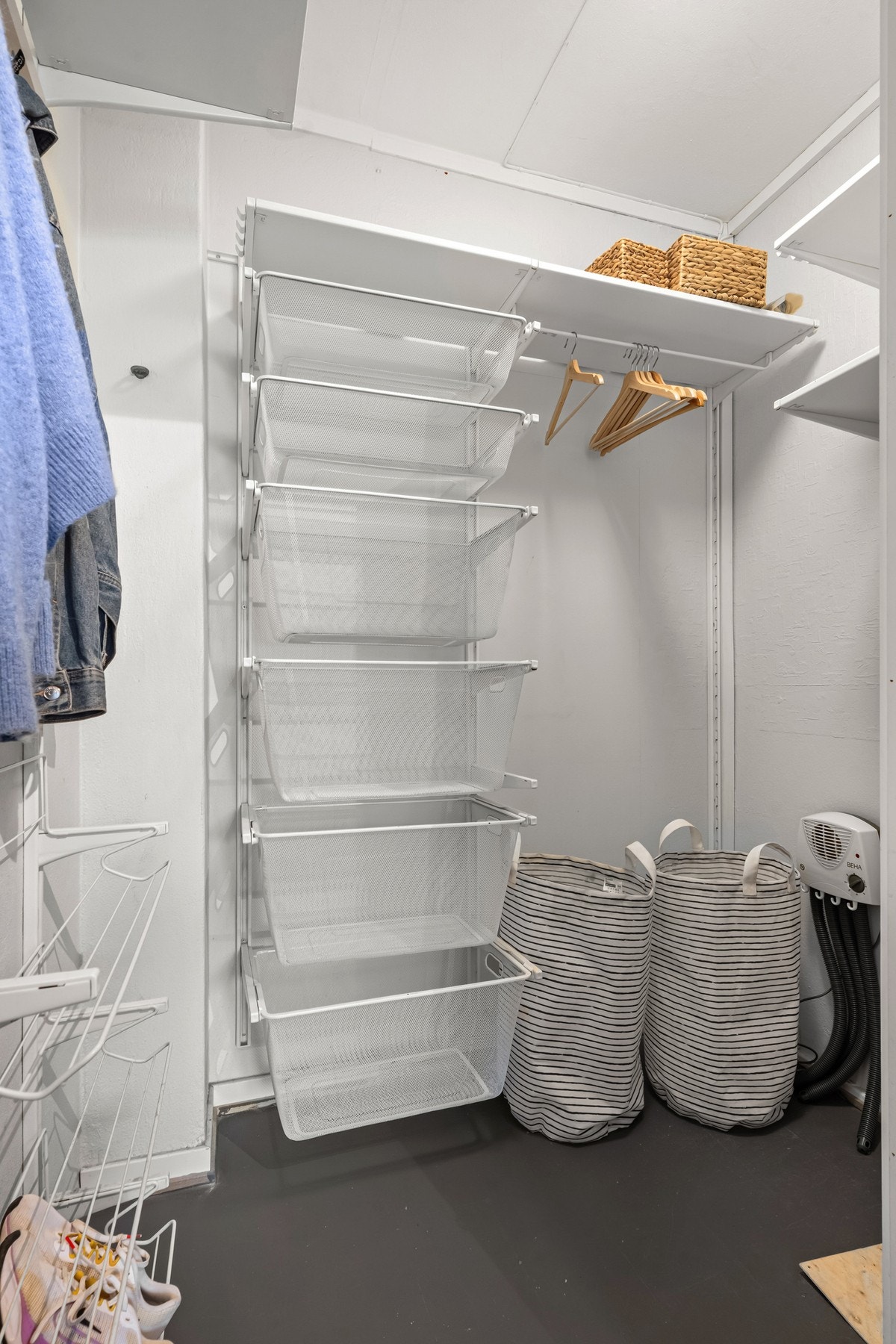 Her har du god plass til oppbevaring Galleribilde