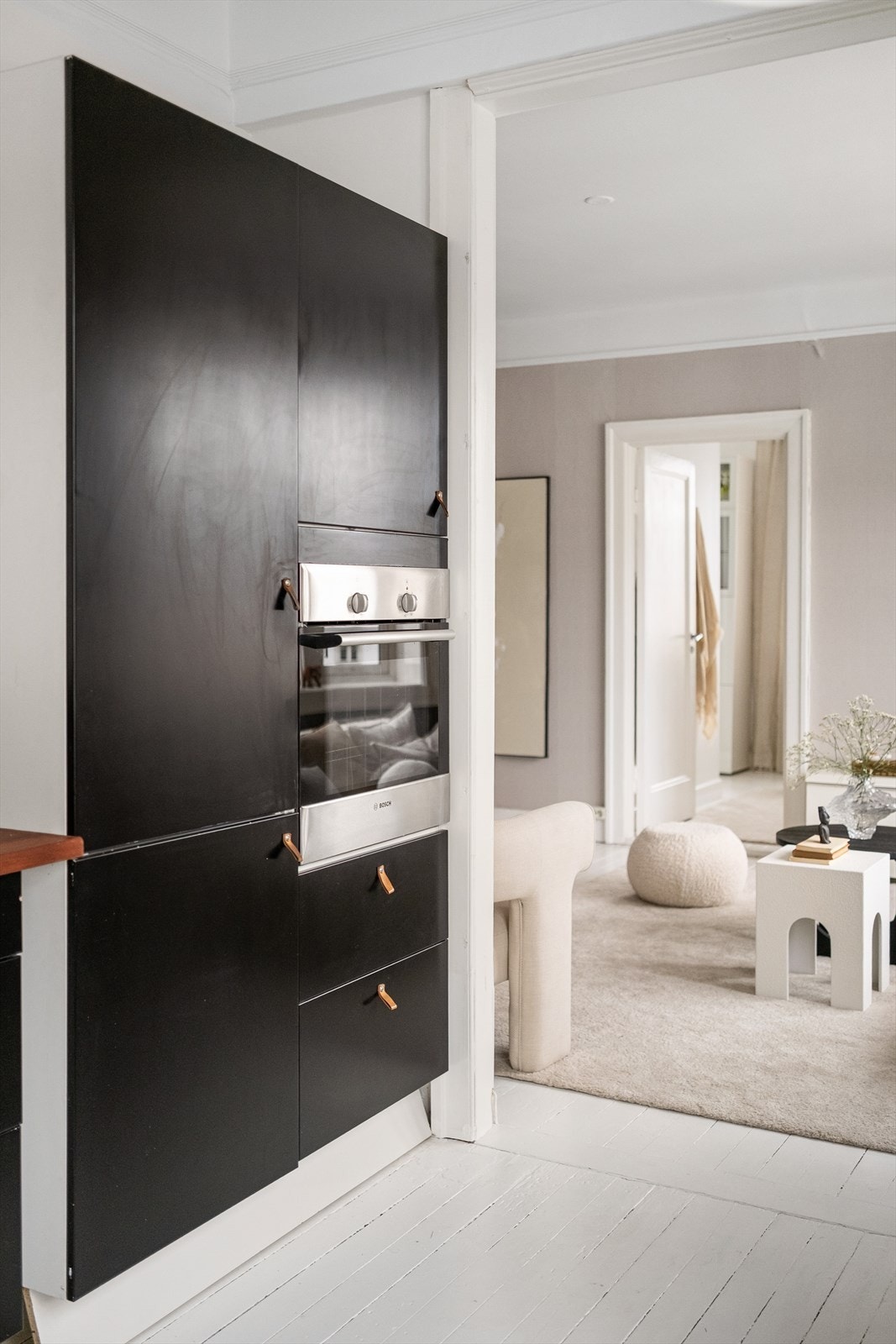 Leiligheten disponerer bod i kjeller på ca. 8 kvm, samt loftsbod med gulvflate på ca. 5 kvm. Galleribilde