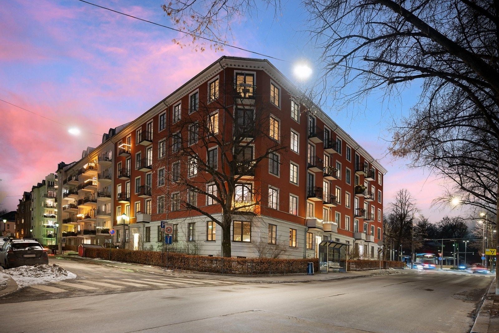 Thomas Heftyes gate 64 B består av 40 boligenheter og er et veldrevent aksjelag med god vedlikeholdshistorikk. Galleribilde