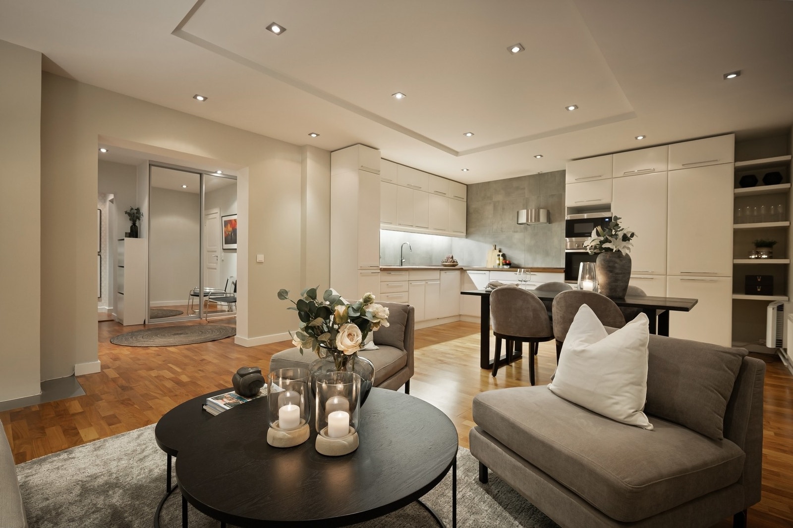 Stor møbleringsfrihet til stort møblement i flere soner - Mulig å etablere ildsted. Galleribilde