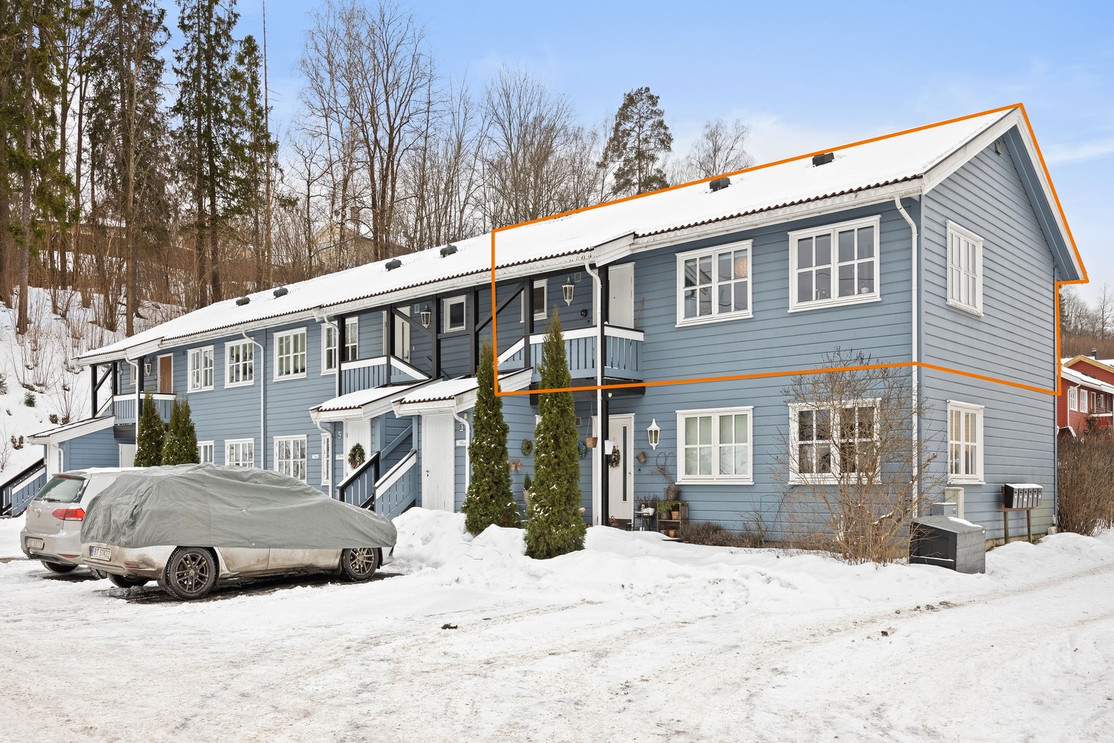 Leiligheten disponerer én utvendig biloppstillingsplass og det er mulighet for lading av elbil på sameiets felles parkeringsplass. Galleribilde