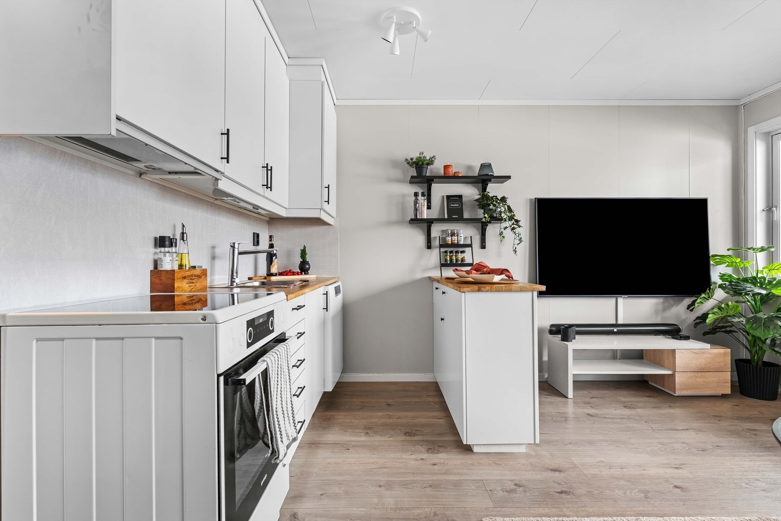 Dette er en moderne 1-roms leilighet med sovealkove og en svært god planløsning. Galleribilde