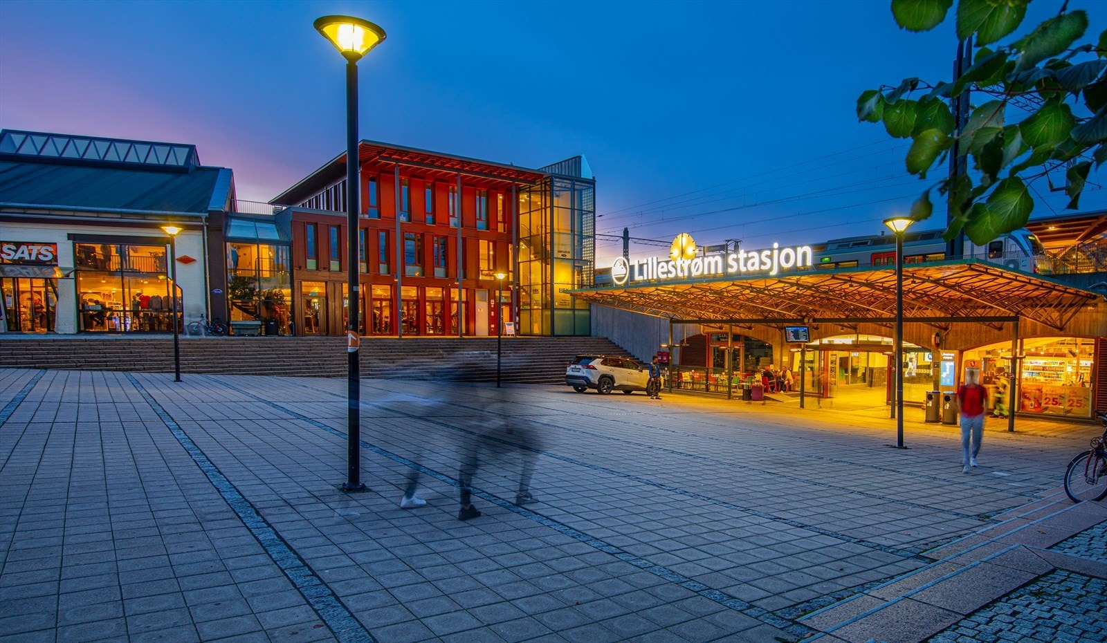 Lillestrøm stasjon er ett av Norges største knutepunkter for offentlig kommunikasjon. Galleribilde