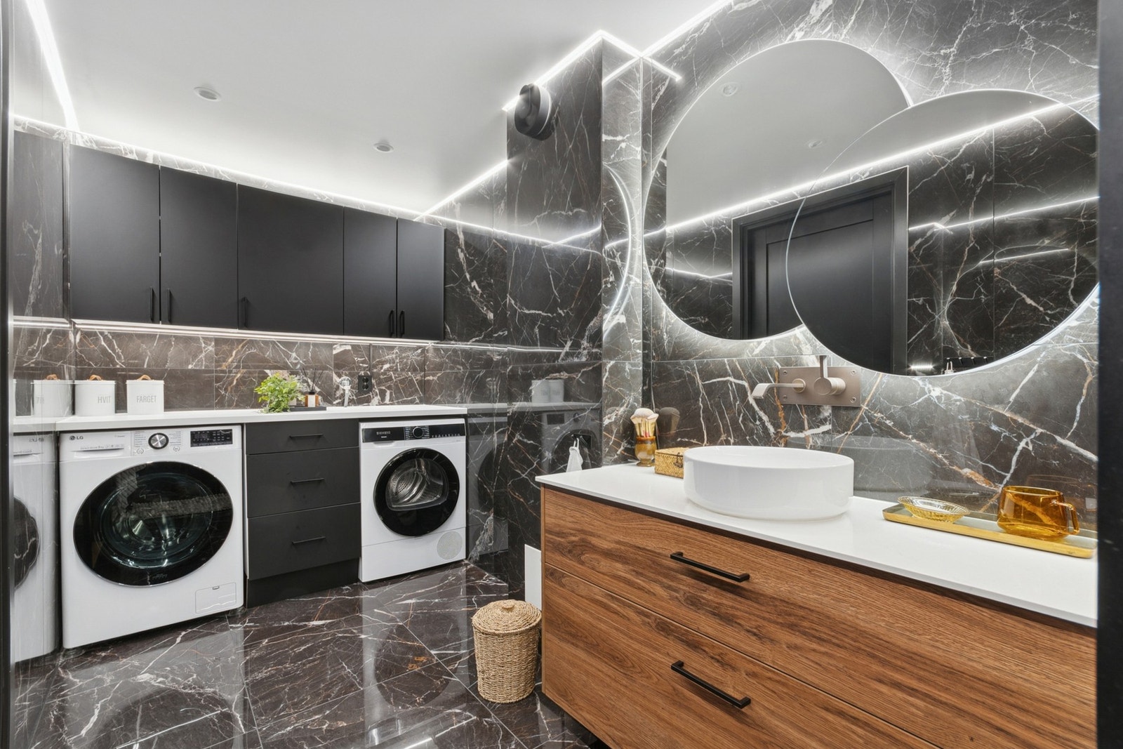 Lekkert, flislagt bad med elektriske varmekabler i gulv - totalrenovert i 2024. Galleribilde