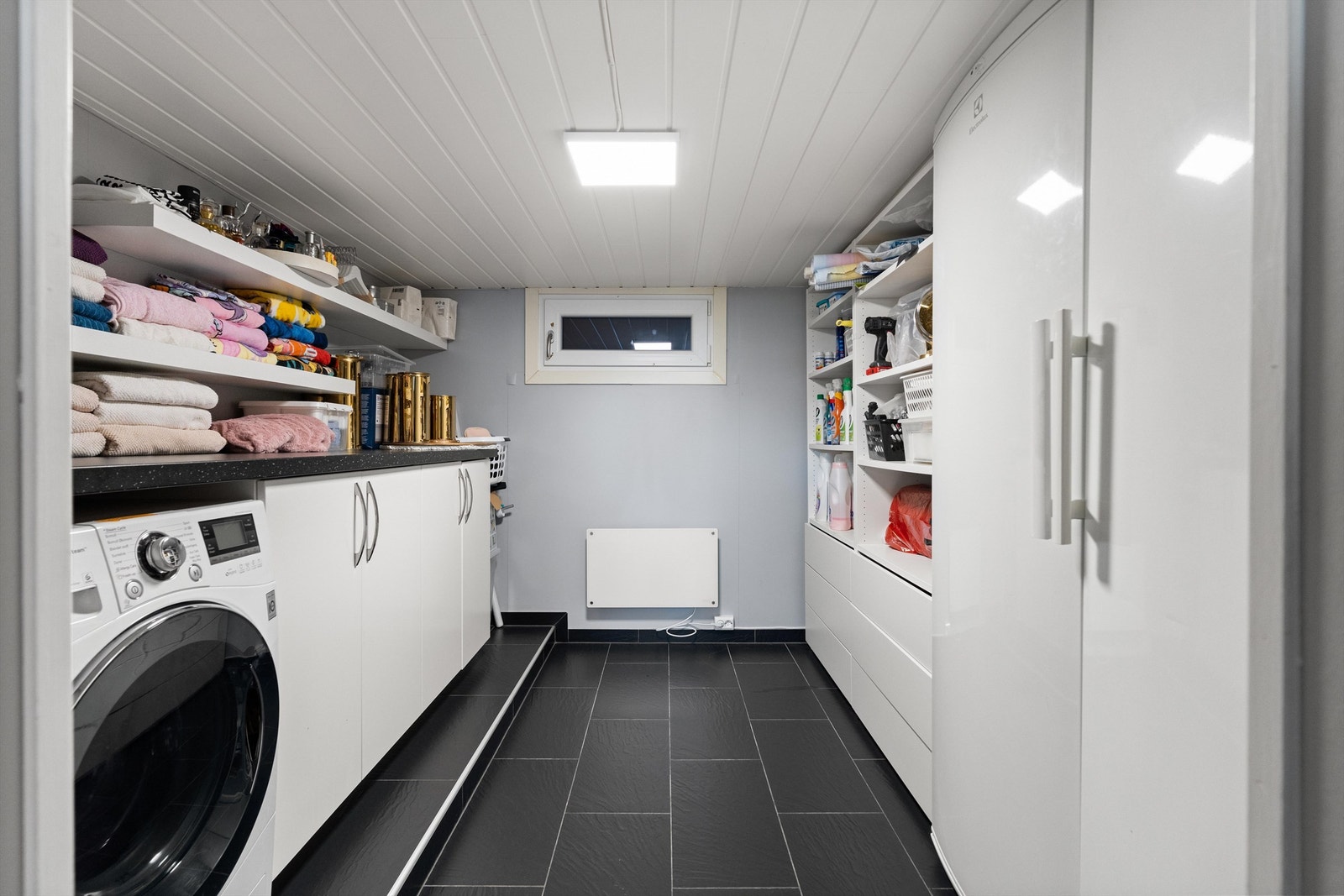 Fint vaskerom beliggende i boligens underetasje. Galleribilde