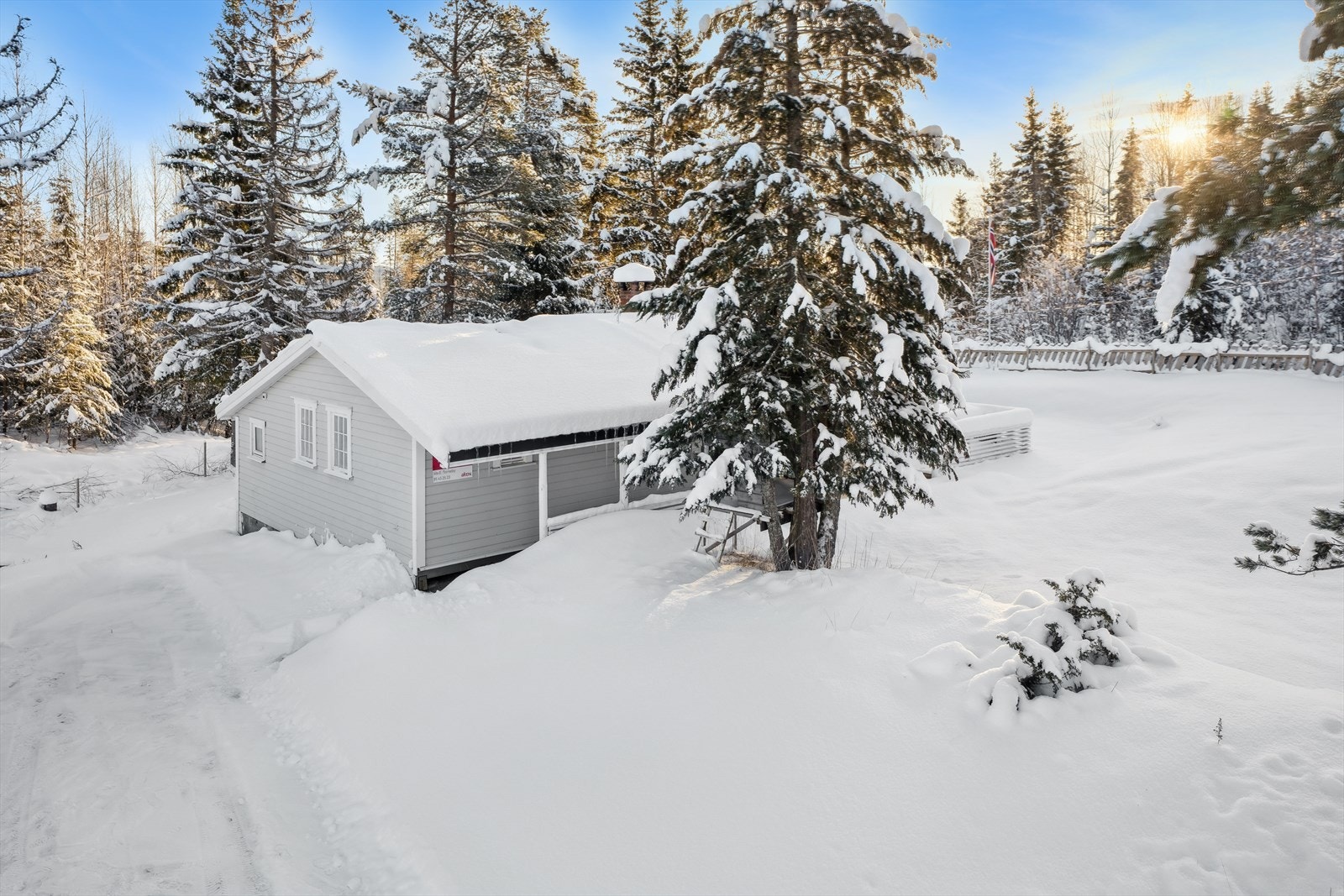 Stor tomt å boltre seg på for store og små. Galleribilde