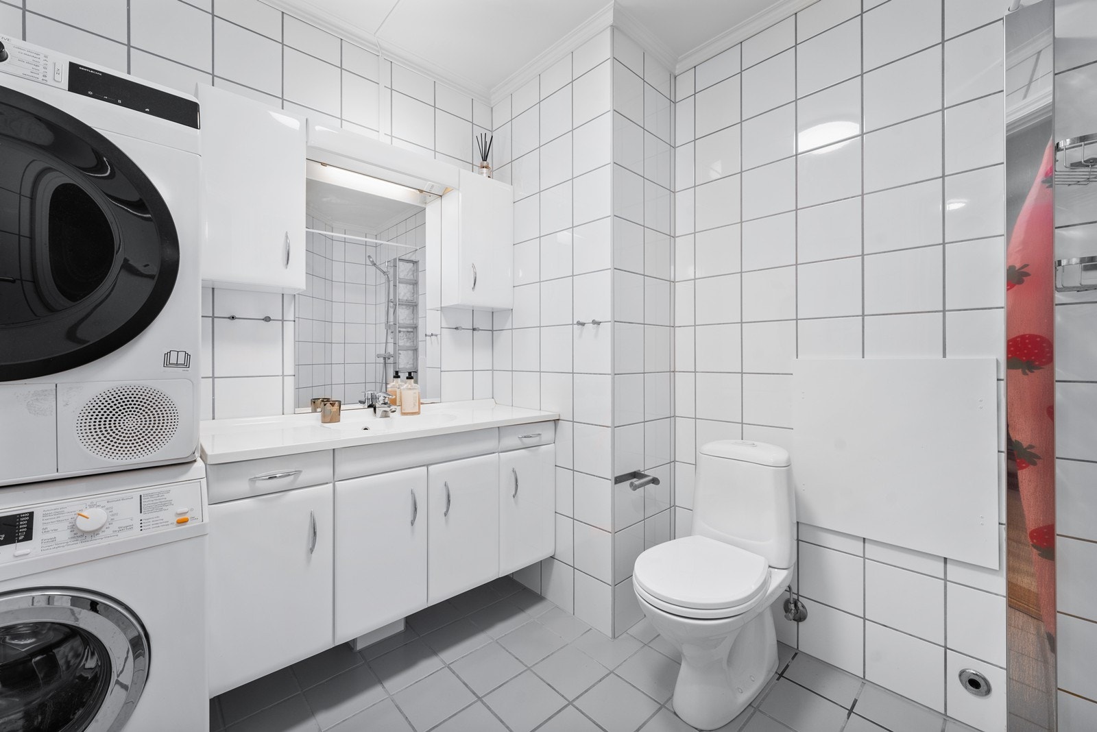 Flislagt bad med varmekabler Galleribilde