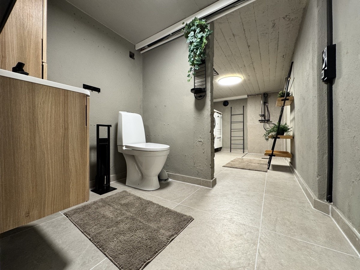 Nyoppusset bad i vaskerom kjeller Galleribilde