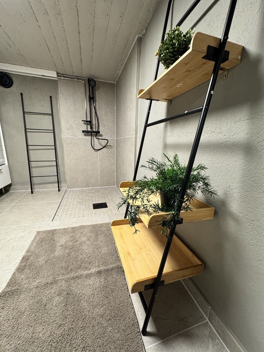 Nyoppusset bad i vaskerom kjeller Galleribilde