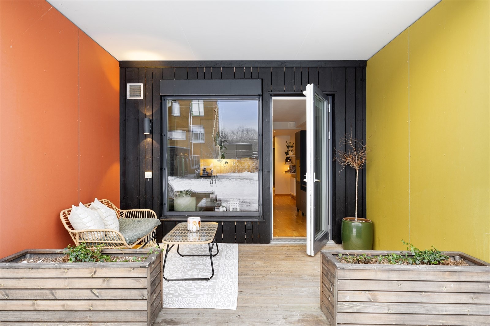 Leiligheten som ble ferdigstilt i 2016, har en moderne standard med en funksjonell planløsning, delikate farger og balansert ventilasjon som gir et optimalt inneklima. Galleribilde