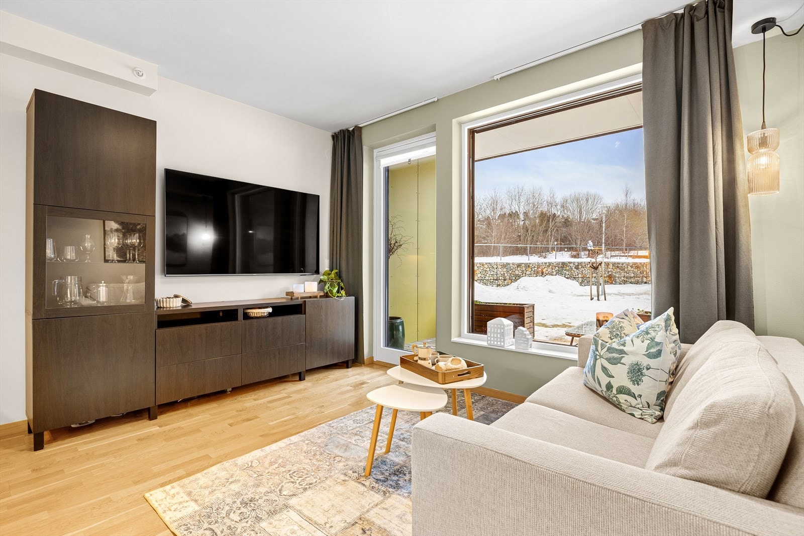 Sameiet har elektroniske fellesavtaler gjennom Telia inkludert i sine felleskostnader som gir alle beboere tilgang til moderne og stabile løsninger for blant annet internett. Galleribilde