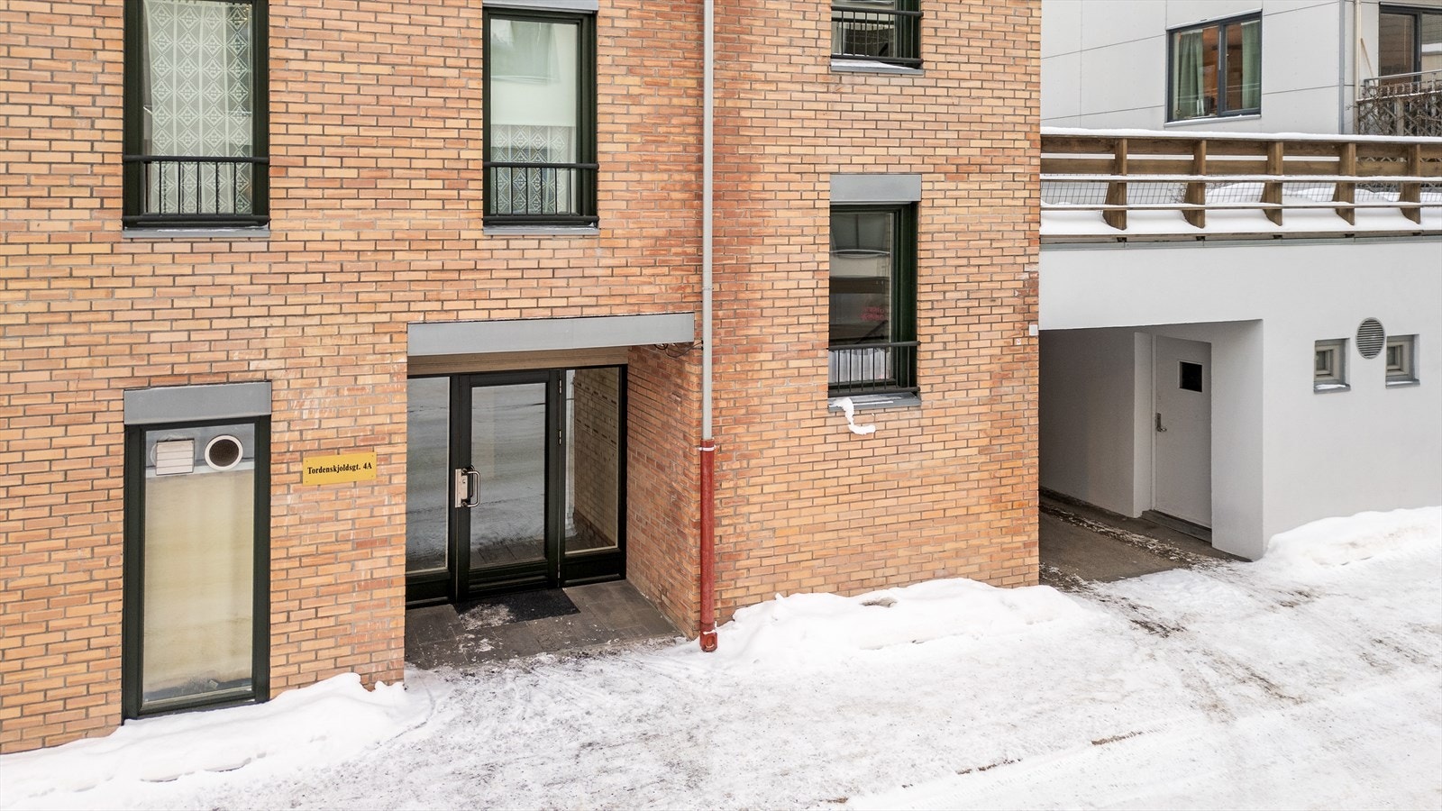 Inngangspartiet til blokka. Galleribilde