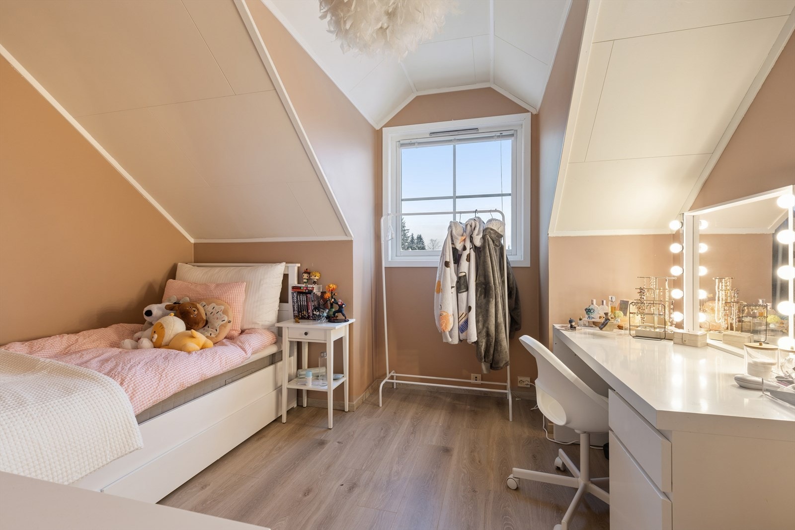 Det tredje soverommet er også av god størrelse, med laminatgulv fra 2020. Galleribilde