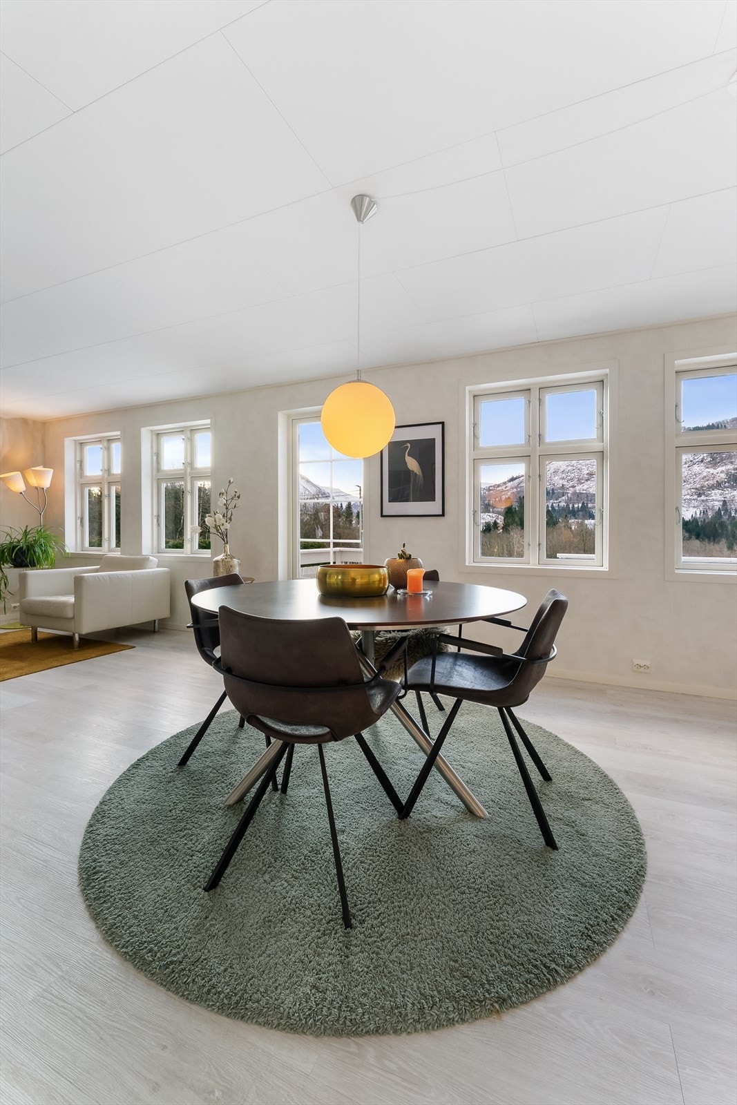 Store deler av hovedetasjen vart pussa opp rundt 2020, med bl. a nytt golv, nye veggflater mm. Galleribilde