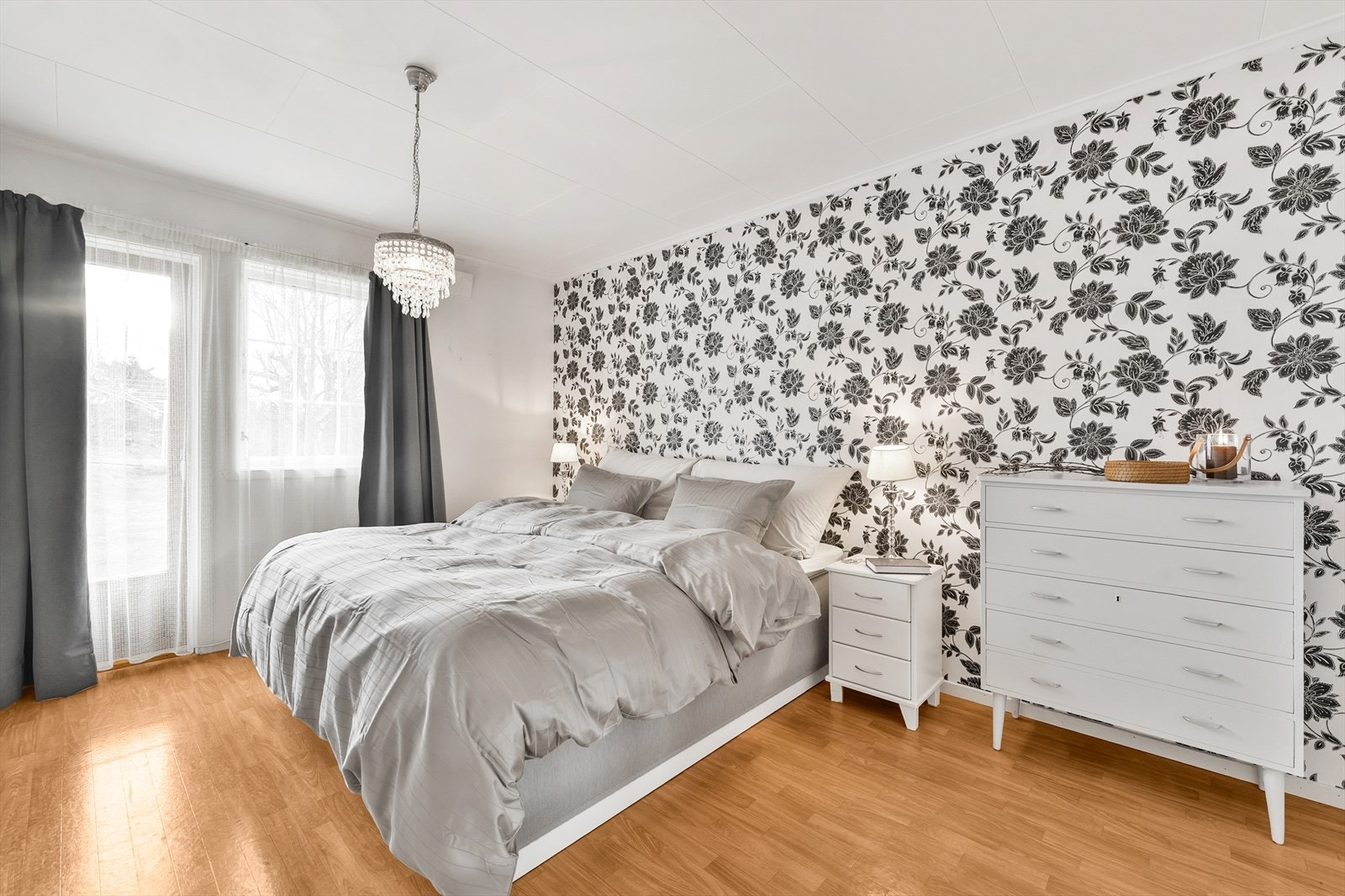 Hovedsoverom med utgang til terrasse Galleribilde