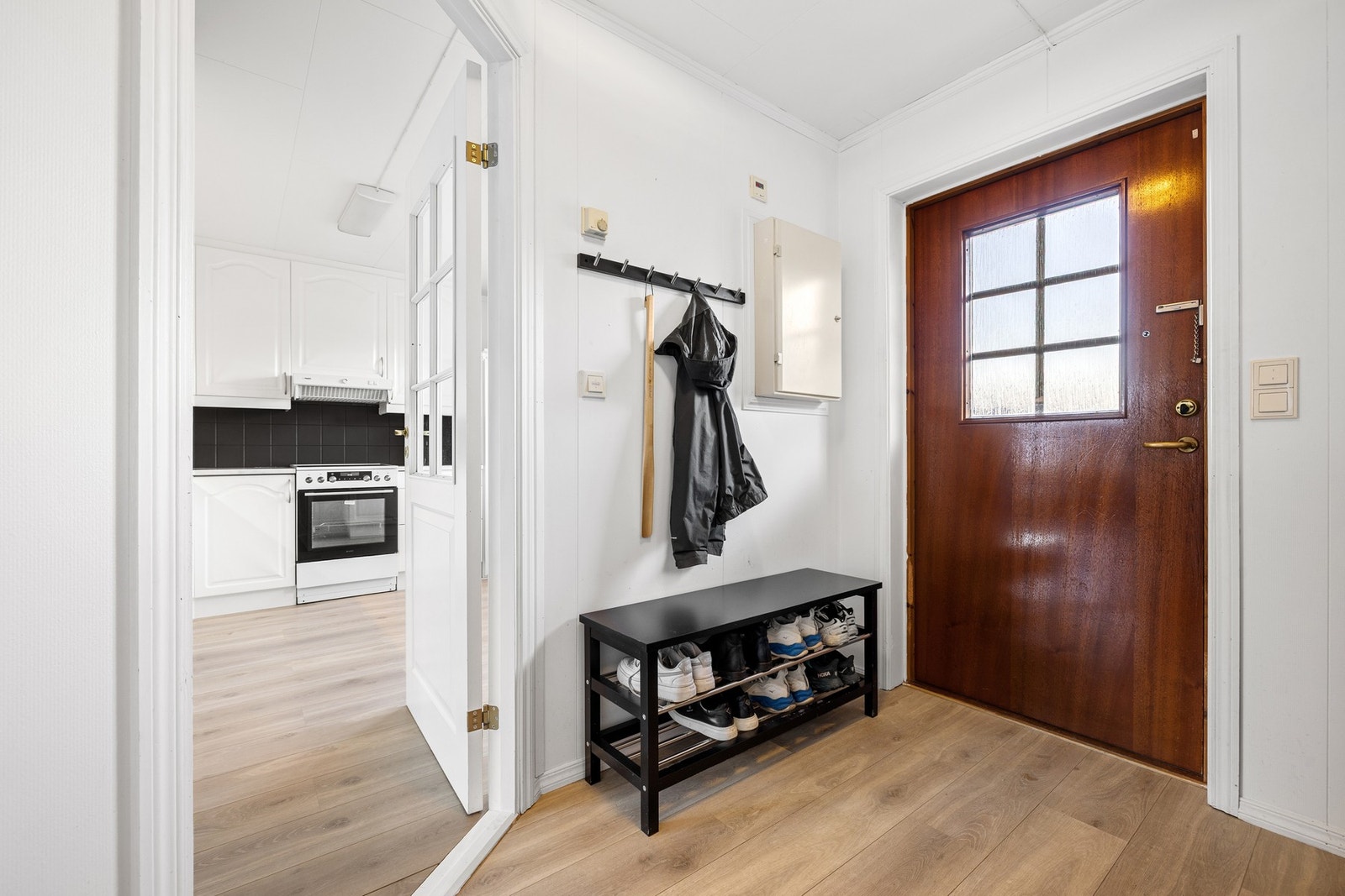 Sikringsskap med automatsikringer. Galleribilde