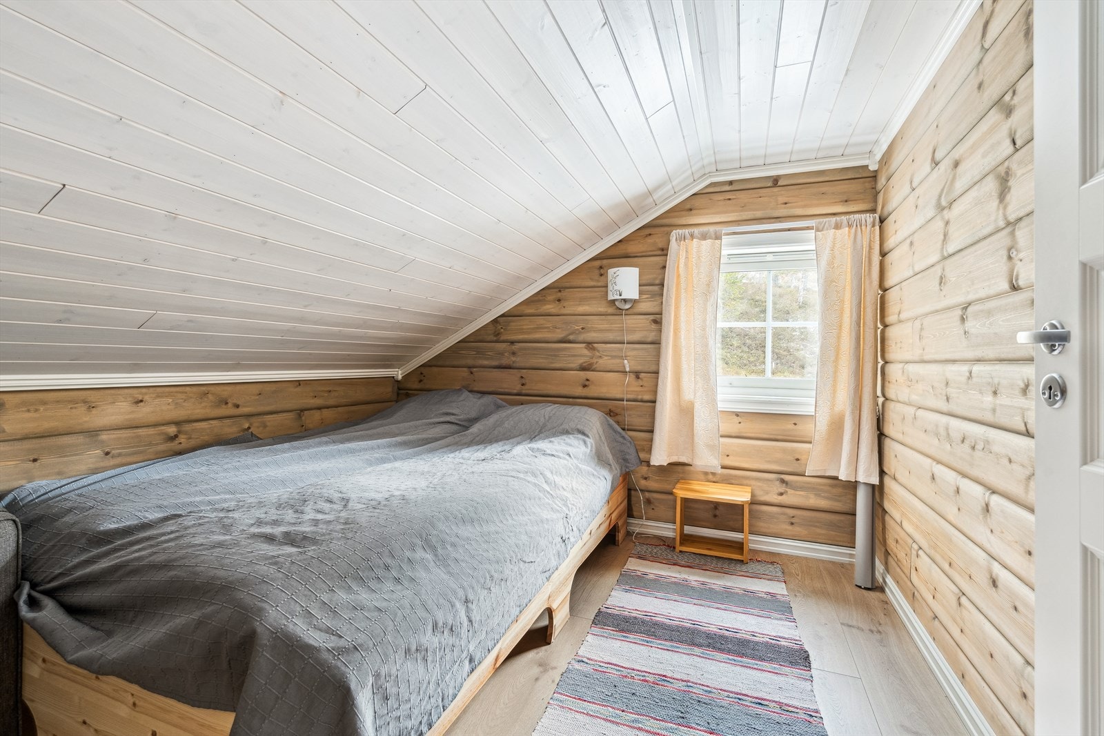 Soverom på loft Galleribilde