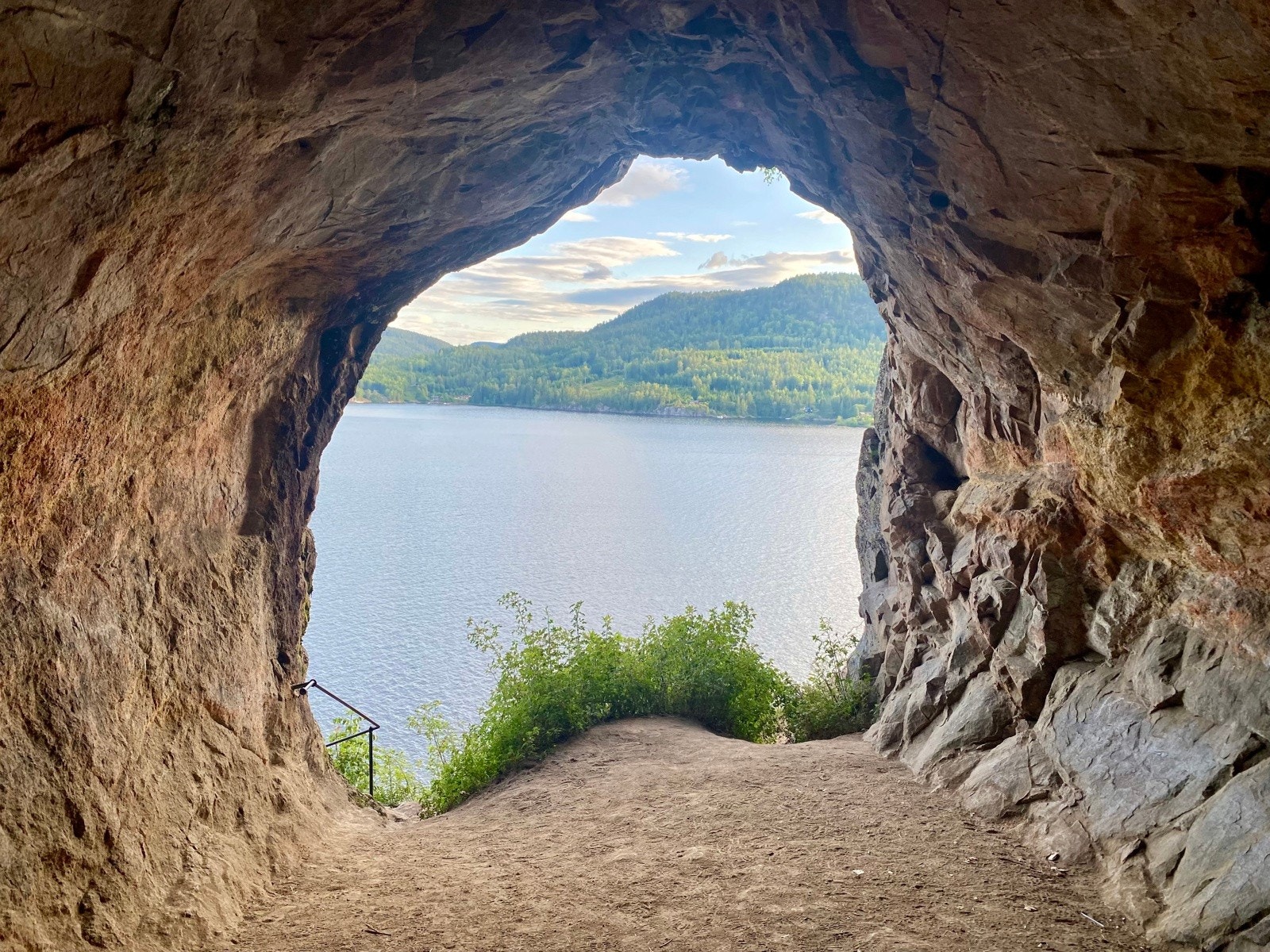 Nærmiljø: Mikaelshula Galleribilde