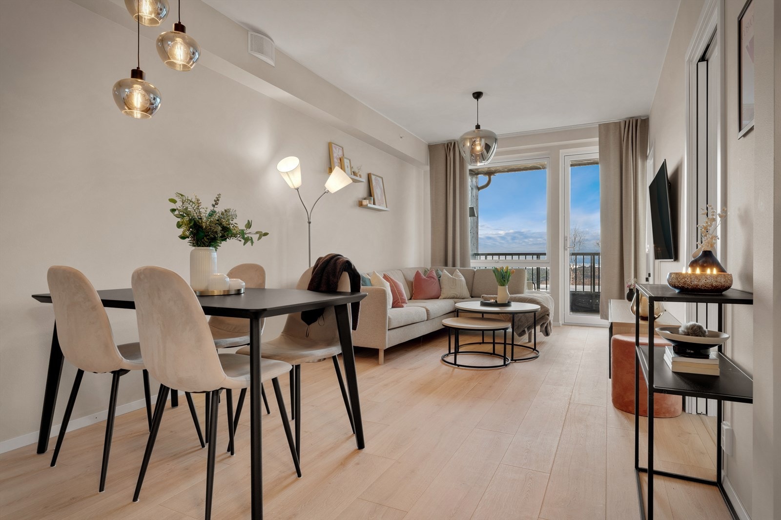 Lys og trivelig stue Galleribilde