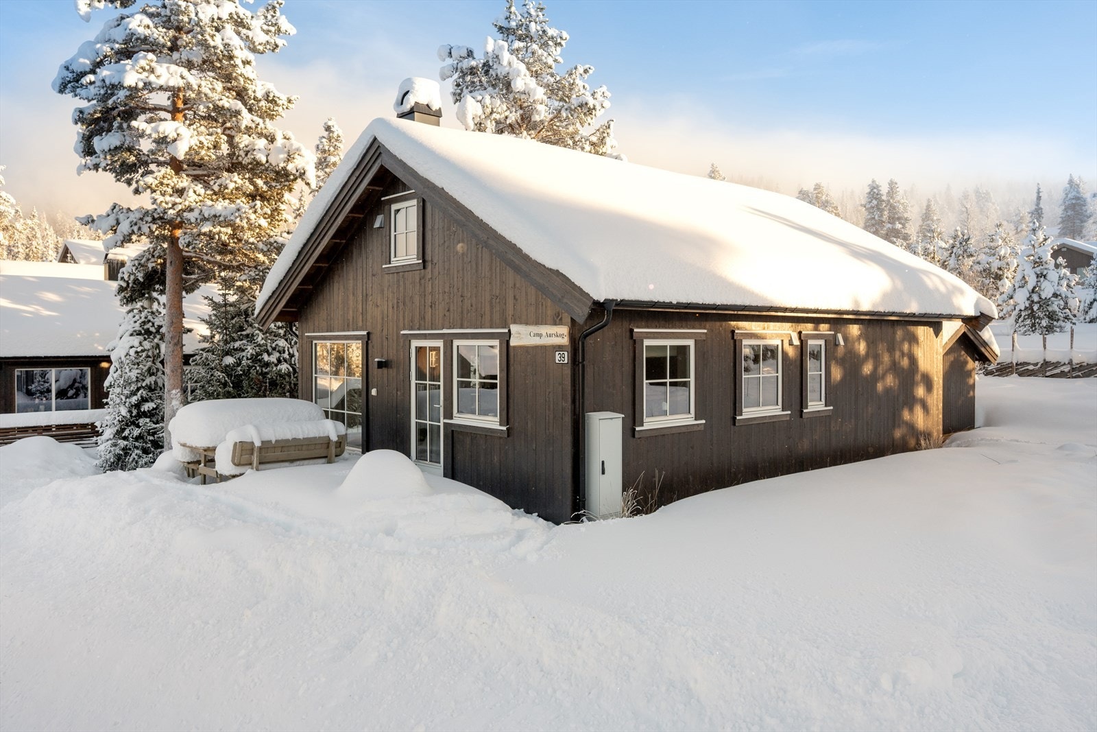 En fritidsbolig for helårsbruk, med enkel tilgang til både sommer- og vinteraktiviteter. Galleribilde