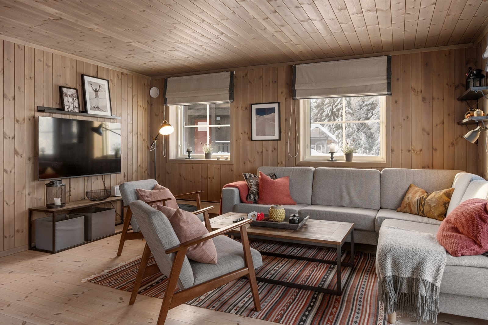 Vinduene gir godt med naturlig lys. Galleribilde